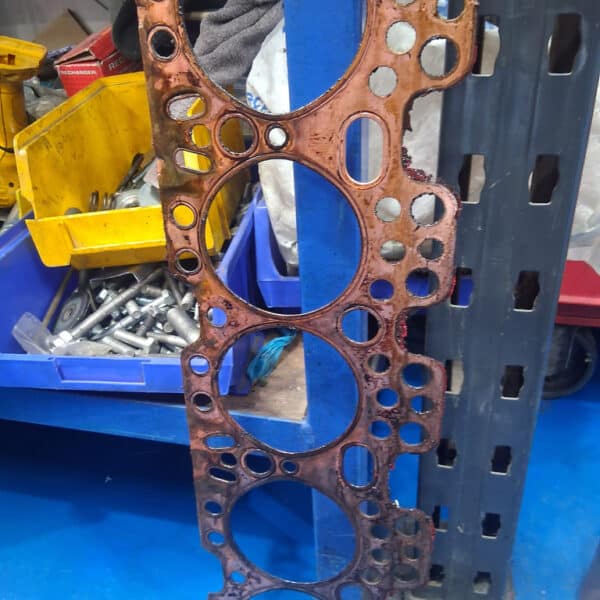 1956 Jensen 541 manifold and cylinder head 14