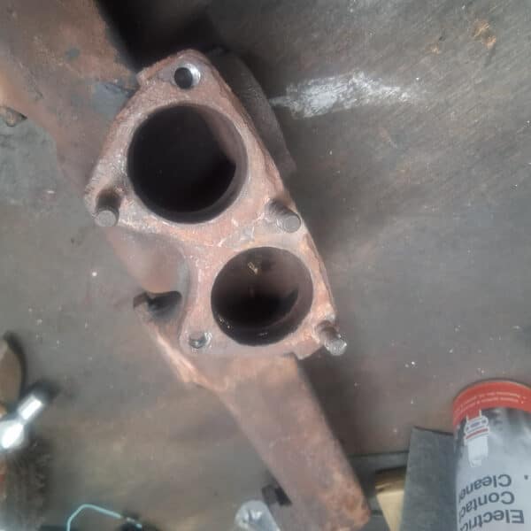 1956 Jensen 541 manifold and cylinder head 3