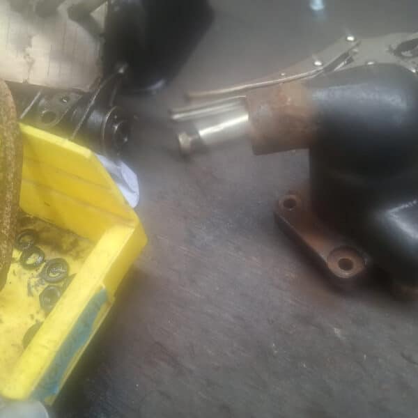 1956 Jensen 541 manifold and cylinder head 4