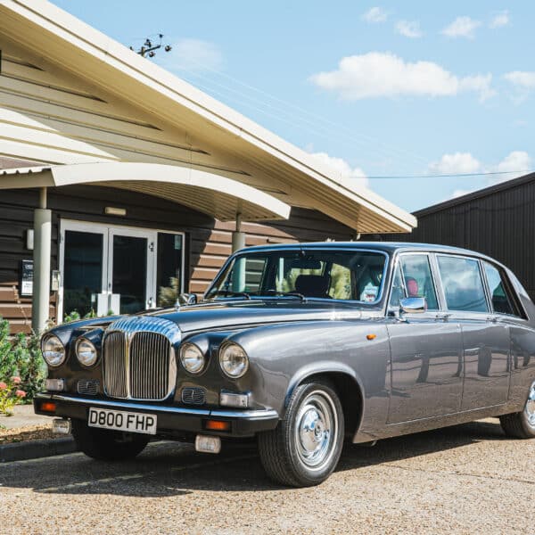 1985 Daimler DS520 Arrival