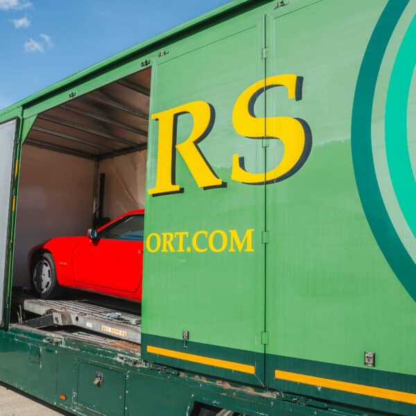 1989 Porsche 928 Unloading 3