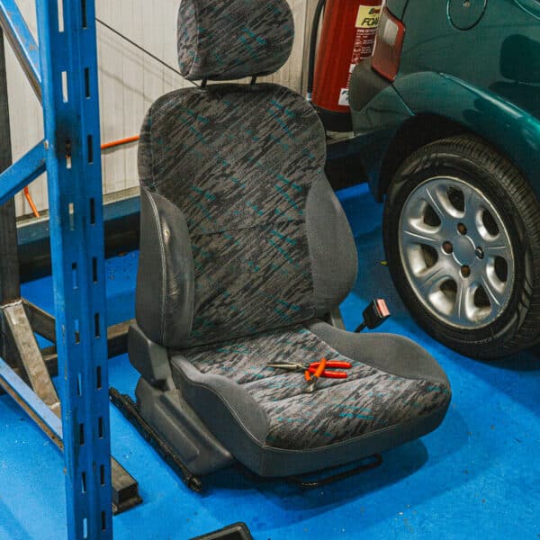 1998 Citroen Saxo VTR Seat Change