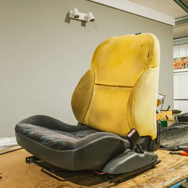 1998 Citroen Saxo VTR Seat Change 9