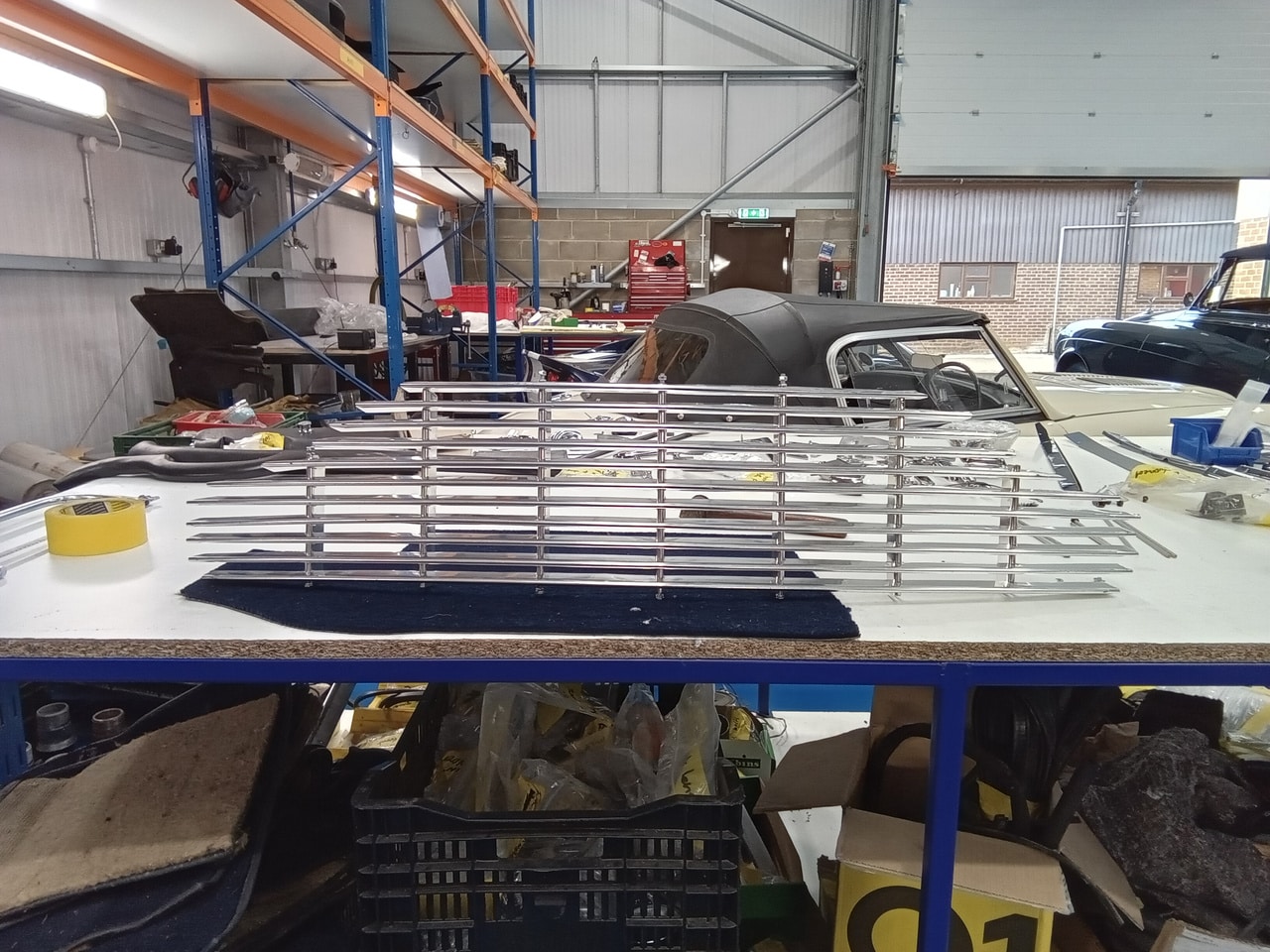 23.09.2025 1969 Aston Martin DB6 Volante Blue Rebuilding the grille fitting new seals and trim 67