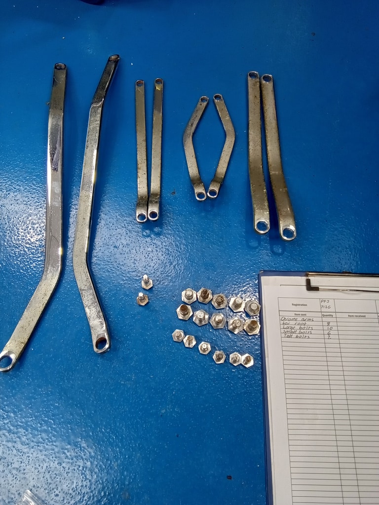 23.09.2025 1969 Aston Martin DB6 Volante Blue parts fro chroming and sandblastig 1