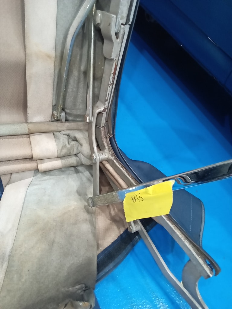 23.09.2025 1969 Aston Martin DB6 Volante Blue roof refrence pictures 11