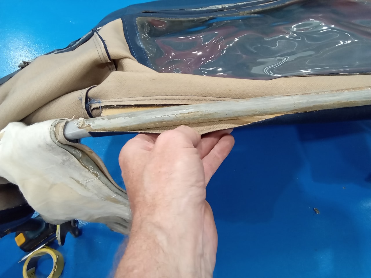 23.09.2025 1969 Aston Martin DB6 Volante Blue roof refrence pictures 18