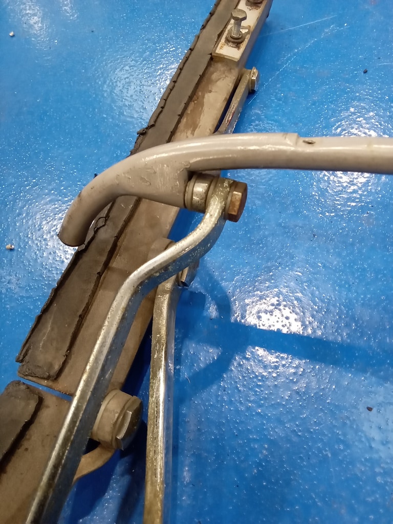 23.09.2025 1969 Aston Martin DB6 Volante Blue roof refrence pictures 38