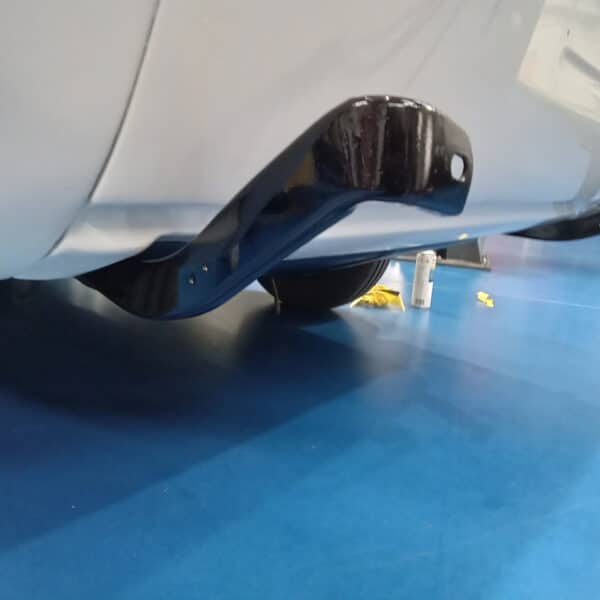 23.09.2025 1969 Audi 70L White fitting up bright work12