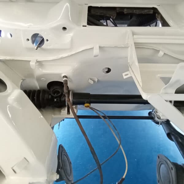 23.09.2025 1969 Audi 70L White stearing 3
