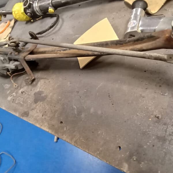 23.09.2025 1969 Audi 70L White wiper motor 14