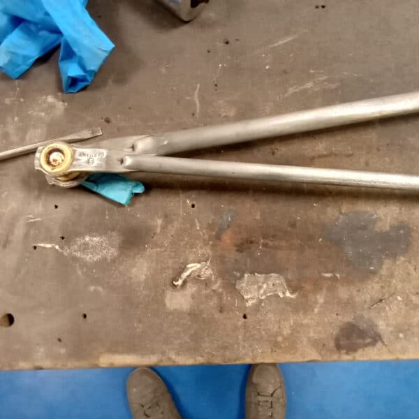 23.09.2025 1969 Audi 70L White wiper motor 19