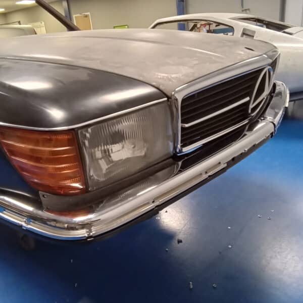 23.09.2025 1978 Mercedes 350SL Fitting up 10