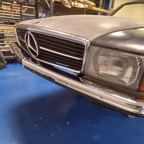23.09.2025 1978 Mercedes 350SL Fitting up 11
