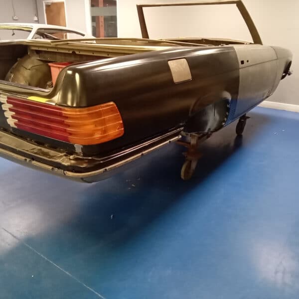 23.09.2025 1978 Mercedes 350SL Fitting up 2