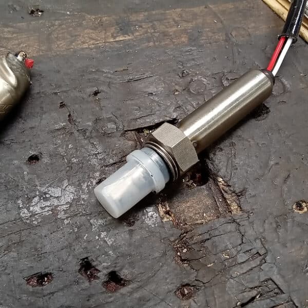 23.09.2025 1994 TVR Chimaera Blue oxygen sensor 3
