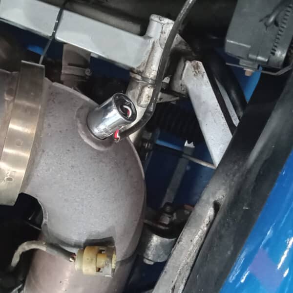 23.09.2025 1994 TVR Chimaera Blue oxygen sensor 7