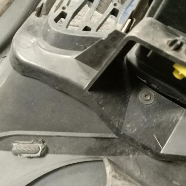 230925 2014 Range Rover Sport Bumper Removal 2
