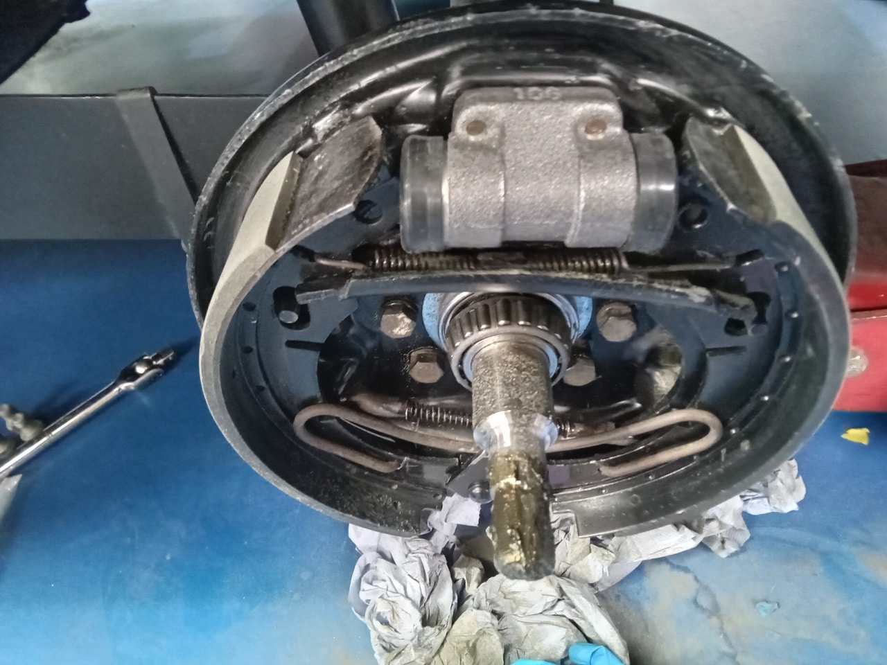 240925 1969 Audi 70L Reassembly 4