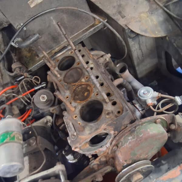 250925 1959 Austin Healey Frogeye Cylinder Head Removal and Head Gasket Failure 2