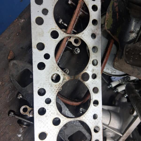 250925 1959 Austin Healey Frogeye Cylinder Head Removal and Head Gasket Failure 3