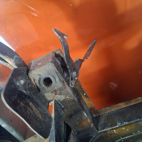 250925 1959 Austin Healey Frogeye Cylinder Head and Water Pump Removal 9