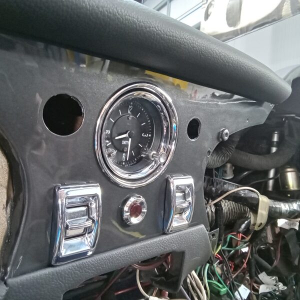 250925 1969 Aston Martin DB6 Volante Offside Fuel Tank and Dash Installed 14