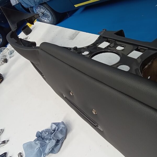 250925 1969 Aston Martin DB6 Volante Offside Fuel Tank and Dash Installed 30