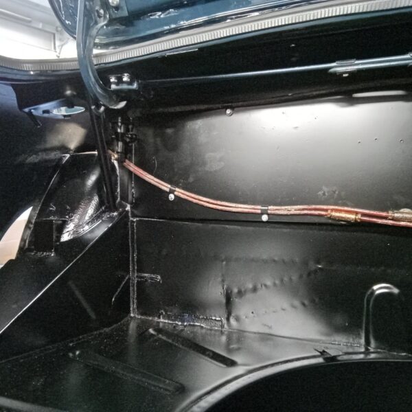 250925 1969 Aston Martin DB6 Volante Offside Fuel Tank and Dash Installed 37