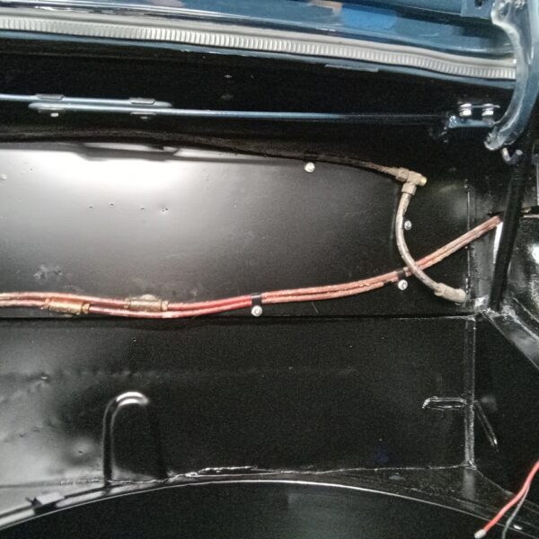 250925 1969 Aston Martin DB6 Volante Offside Fuel Tank and Dash Installed 38