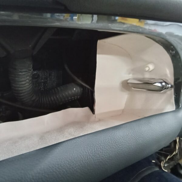 250925 1969 Aston Martin DB6 Volante Offside Fuel Tank and Dash Installed