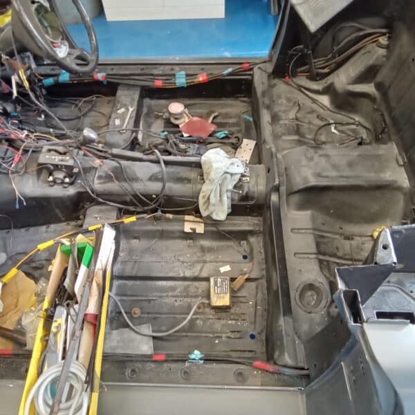 250925 1987 Mercedes 500SL Door Strip Down 2