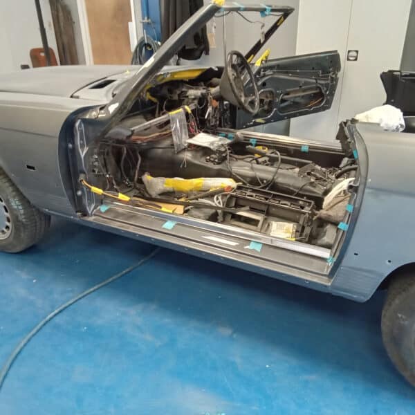 250925 1987 Mercedes 500SL Door Strip Down 20