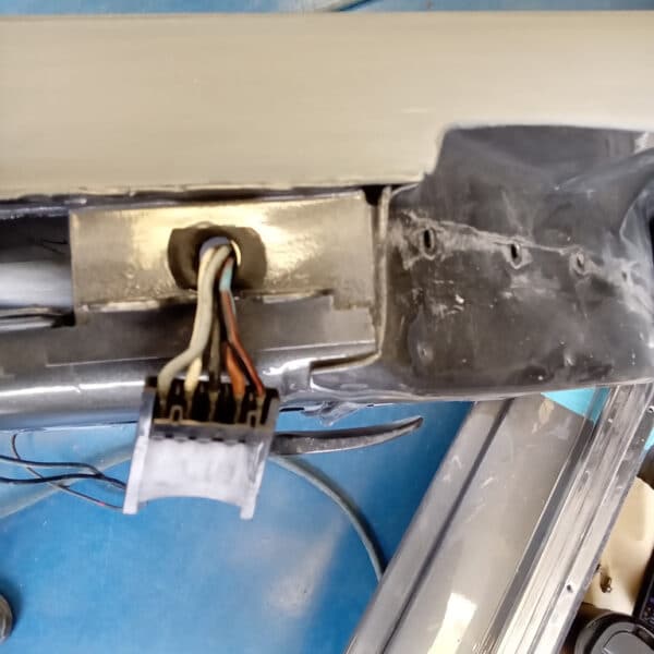 250925 1987 Mercedes 500SL Door Strip Down 23