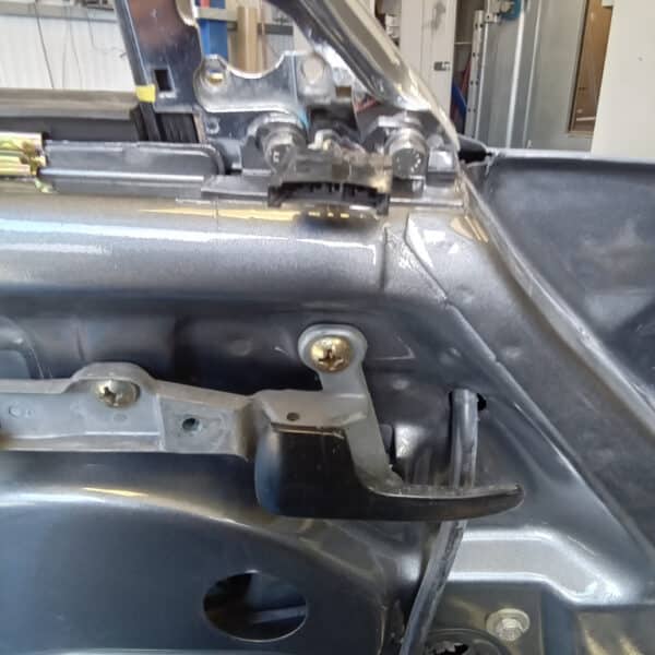 250925 1987 Mercedes 500SL Door Strip Down 26
