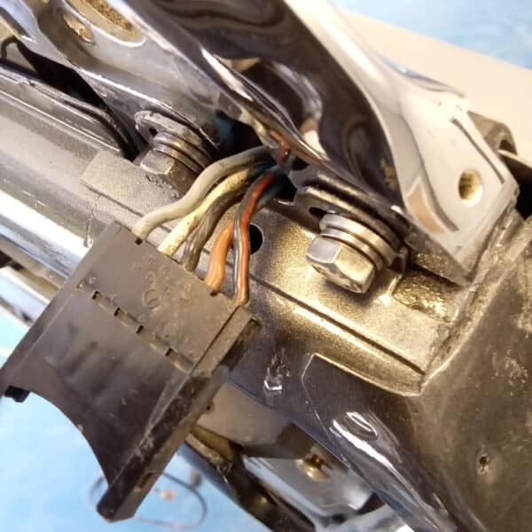 250925 1987 Mercedes 500SL Door Strip Down 27