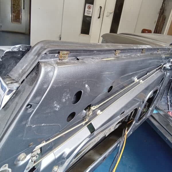 250925 1987 Mercedes 500SL Door Strip Down 28