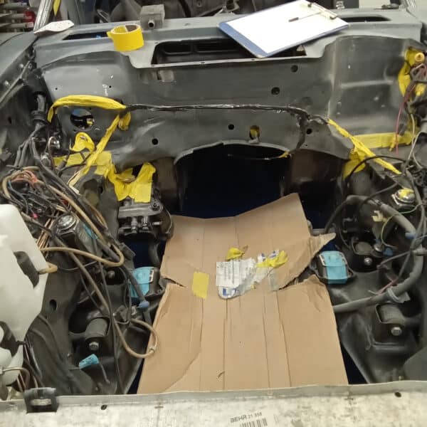 250925 1987 Mercedes 500SL Door Strip Down 3