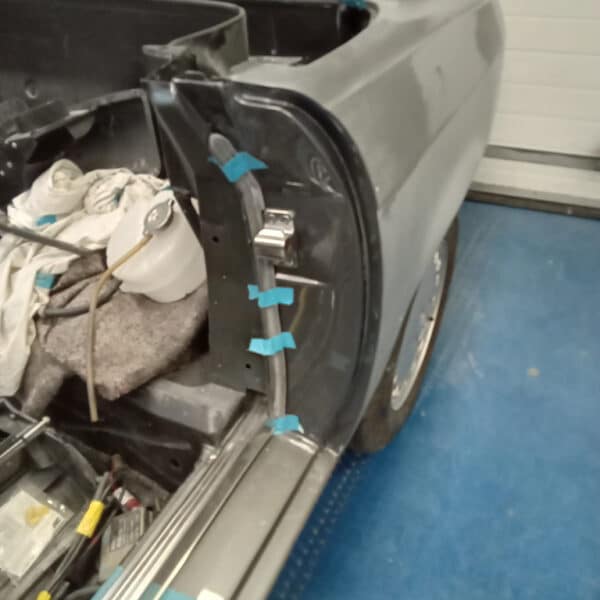 250925 1987 Mercedes 500SL Door Strip Down 8