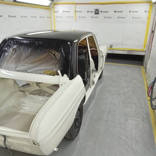 270825 1969 Audi 70L Roof Painted 2