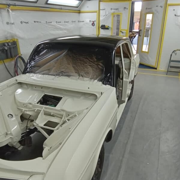 270825 1969 Audi 70L Roof Painted 5