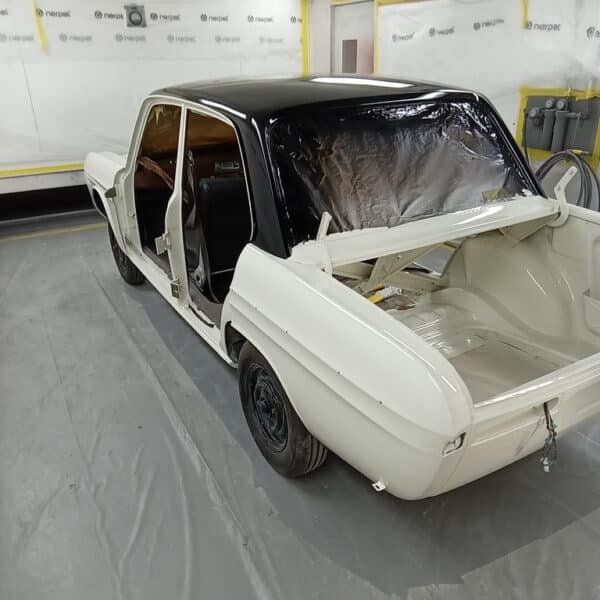 270825 1969 Audi 70L Roof Painted 6