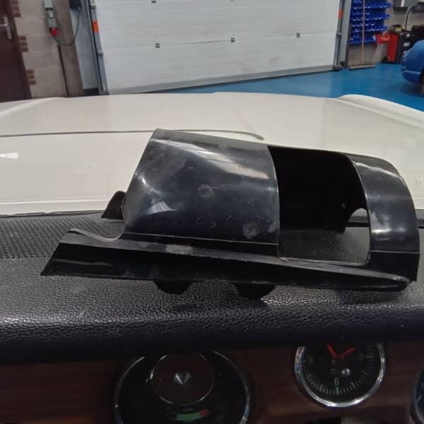 270925 1969 Audi 70L reassembly2 4