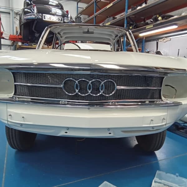270925 1969 Audi 70L reassembly2