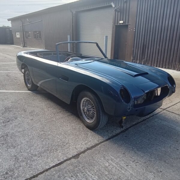 280825 1969 Aston Martin DB6 Volante Polished 4