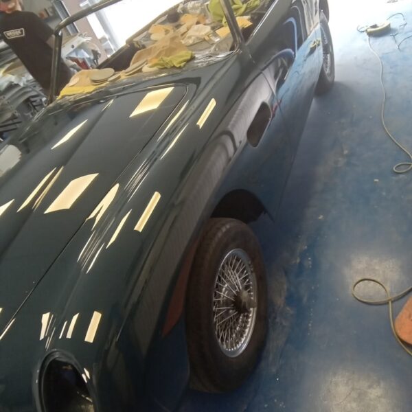 280825 1969 Aston Martin DB6 Volante Polished 7