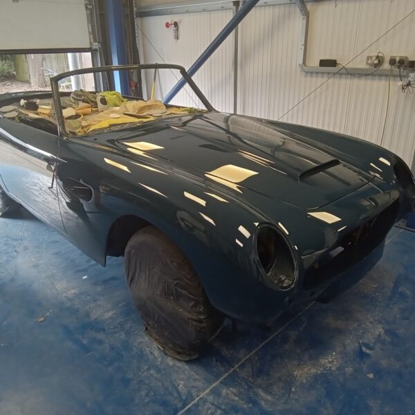 280825 1969 Aston Martin DB6 Volante Polished 8