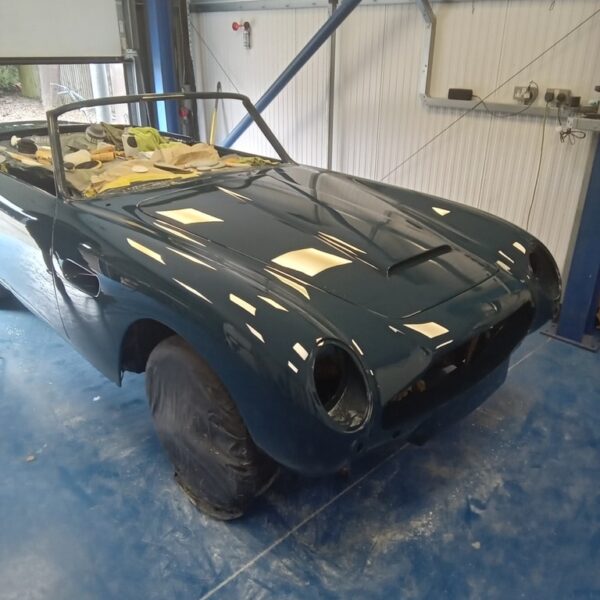 280825 1969 Aston Martin DB6 Volante Polished 9