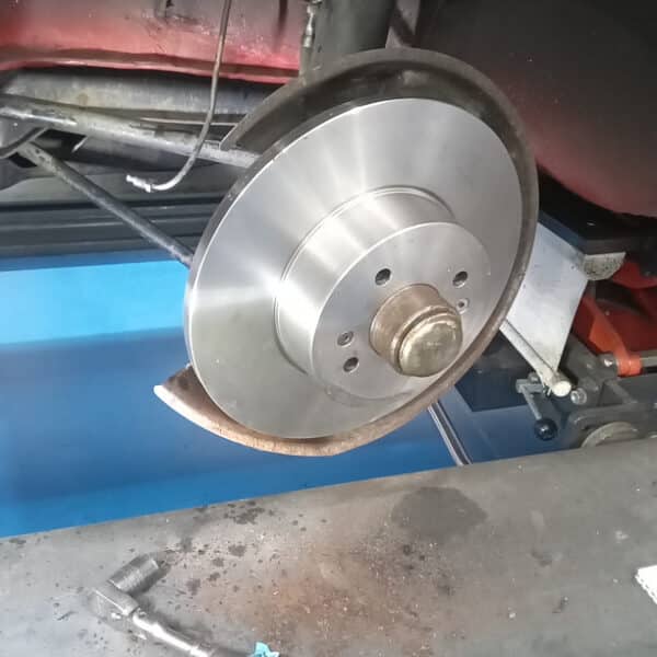 280825 1987 Maserati BiTurbo Front Brakes and Engine Work