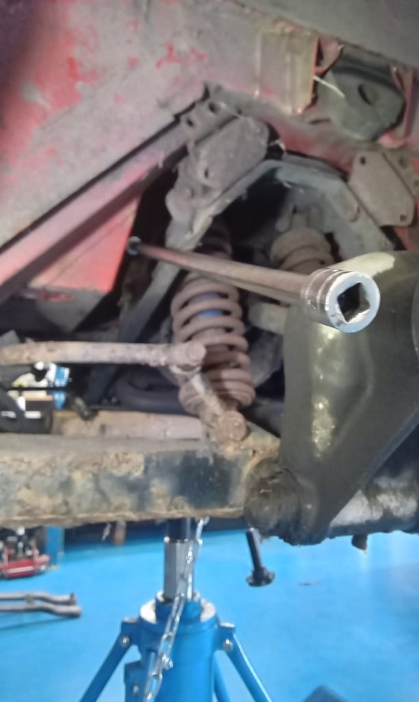 290825 1966 Jaguar E Type Series 1 Rear Brakes 9